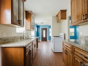 2226 Hauser Boulevard, Los Angeles CA 90016