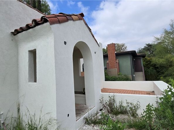 2680 Ivan Hill, Los Angeles CA 90039
