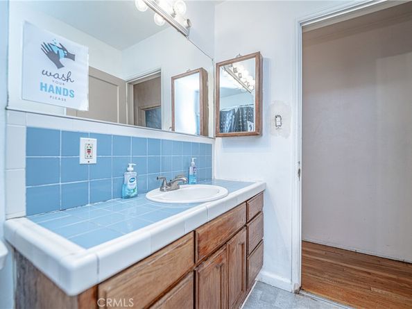 3834 West Boulevard, Los Angeles CA 90008