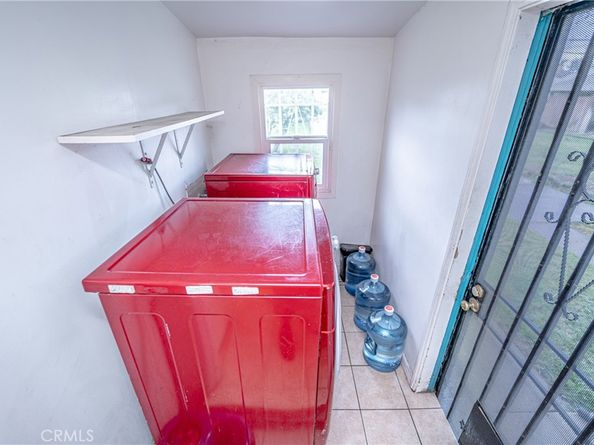3834 West Boulevard, Los Angeles CA 90008