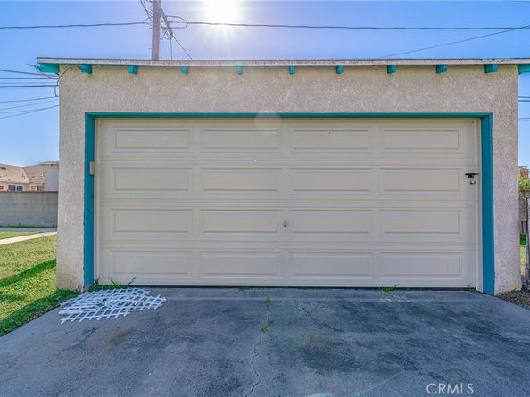 3834 West Boulevard, Los Angeles CA 90008