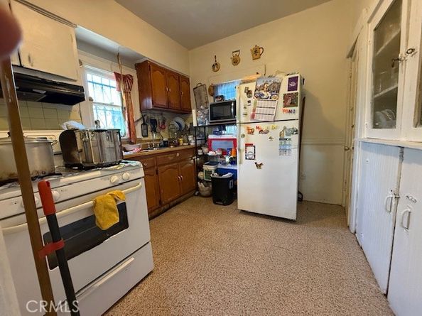 127 E 81st, Los Angeles CA 90003