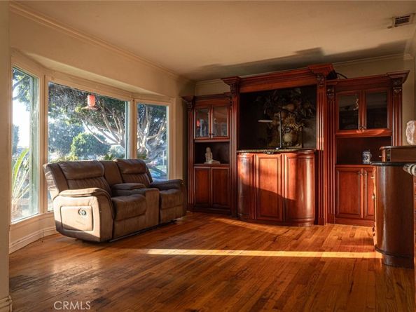 5606 Bellflower, Lakewood CA 90713