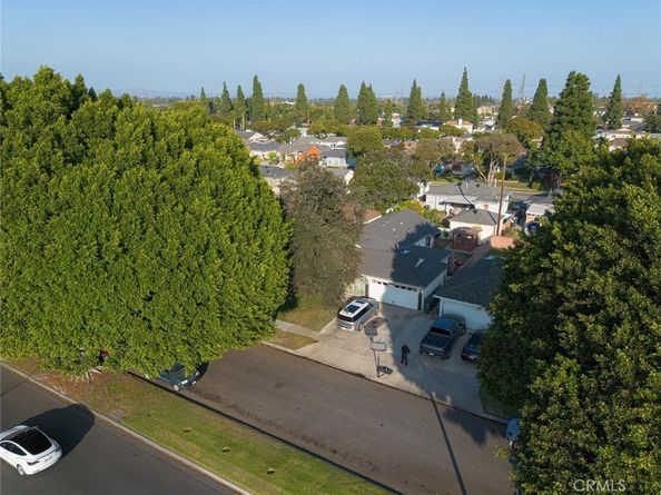 5606 Bellflower, Lakewood CA 90713