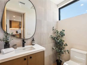 521 1/2 Iris, Corona Del Mar CA 92625