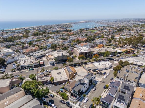 521 1/2 Iris, Corona Del Mar CA 92625