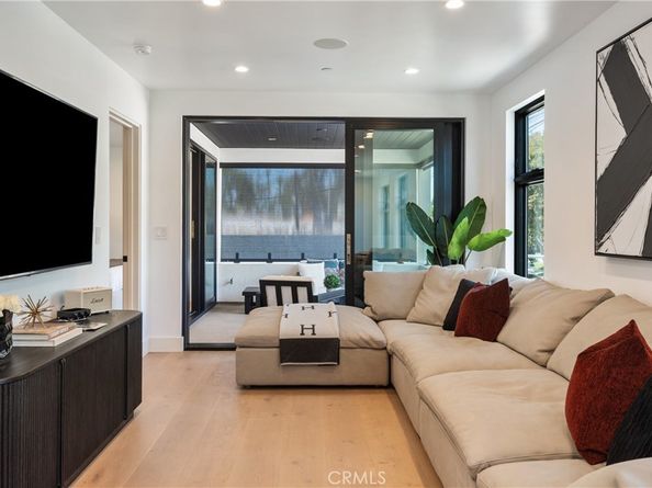 521 1/2 Iris, Corona Del Mar CA 92625