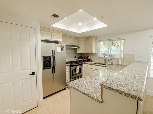 4561 Warner Ave 101, Huntington Beach CA 92649