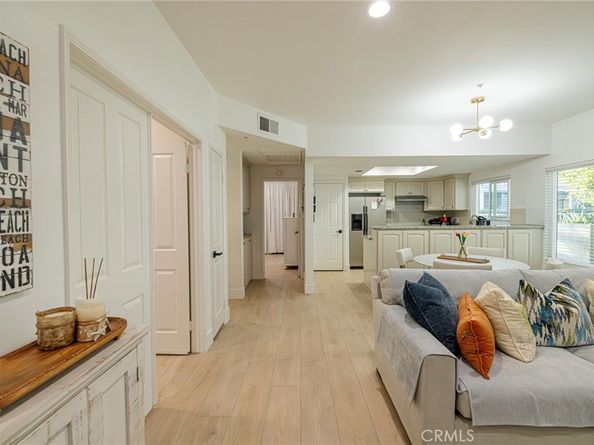 4561 Warner Ave 101, Huntington Beach CA 92649
