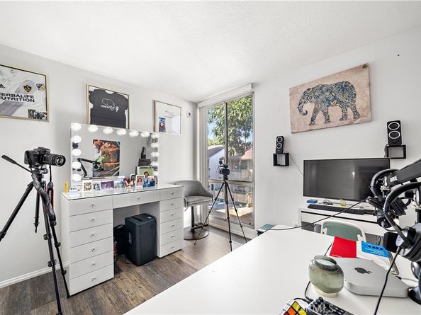 8601 International Avenue 224, Canoga Park CA 91304