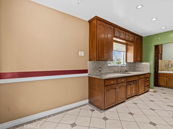 4200 Toland Way, Los Angeles CA 90065