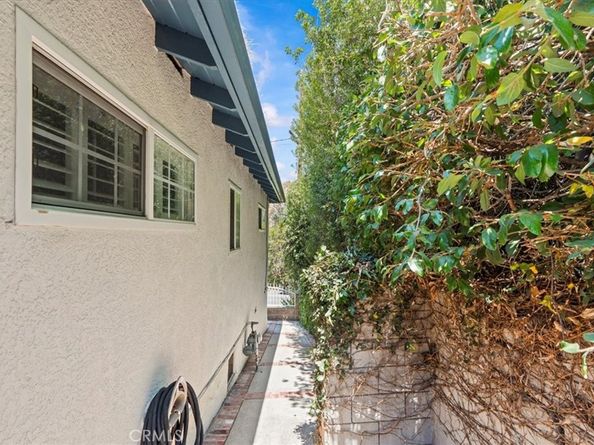 4200 Toland Way, Los Angeles CA 90065