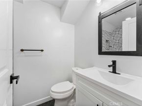 1236 S Cloverdale, Los Angeles CA 90019