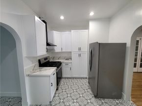 1236 S Cloverdale, Los Angeles CA 90019