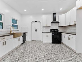 1236 S Cloverdale, Los Angeles CA 90019