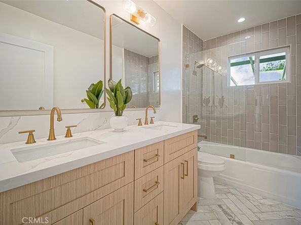 9851 Shadow Island Drive, Sunland CA 91040