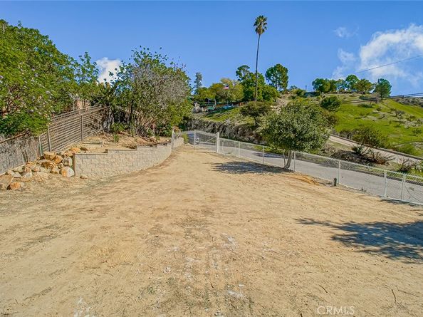 9851 Shadow Island Drive, Sunland CA 91040