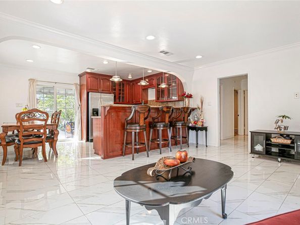 7419 Kraft, North Hollywood CA 91605