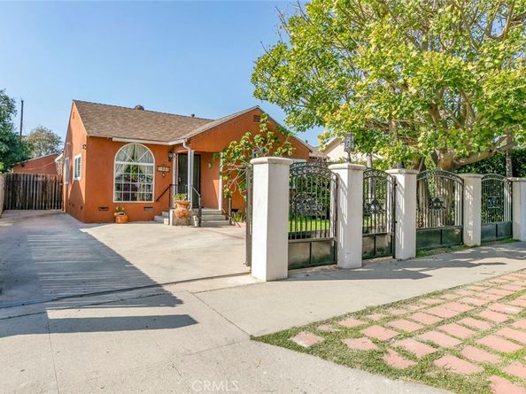 7419 Kraft, North Hollywood CA 91605