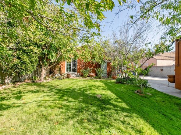 7419 Kraft, North Hollywood CA 91605