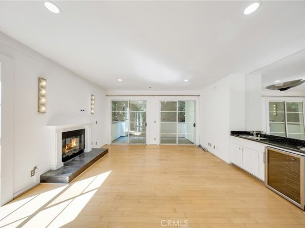 1401 S Bentley Avenue 203, Los Angeles CA 90025