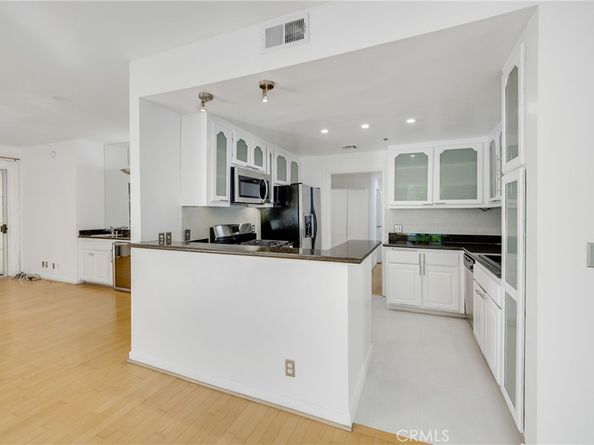 1401 S Bentley Avenue 203, Los Angeles CA 90025
