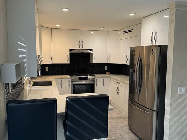 8038 Via Pompeii, Burbank CA 91504