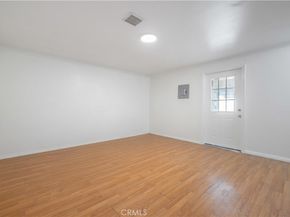 7550 Zombar 11, Van Nuys CA 91406