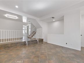 7550 Zombar 11, Van Nuys CA 91406