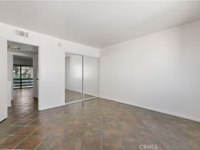 7550 Zombar 11, Van Nuys CA 91406