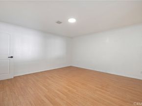 7550 Zombar 11, Van Nuys CA 91406