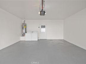 7550 Zombar 11, Van Nuys CA 91406