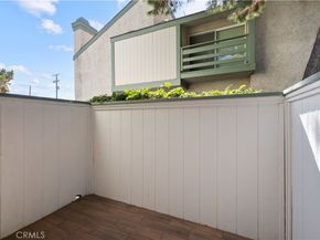 7550 Zombar 11, Van Nuys CA 91406