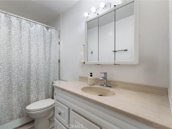 1052 Elm Avenue, Glendale CA 91201