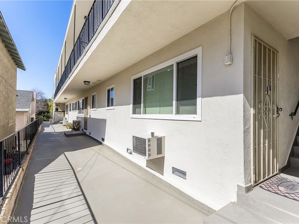 1052 Elm Avenue, Glendale CA 91201