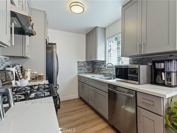 1052 Elm Avenue, Glendale CA 91201