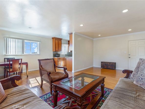 1052 Elm Avenue, Glendale CA 91201