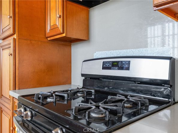 1052 Elm Avenue, Glendale CA 91201