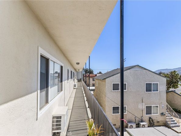 1052 Elm Avenue, Glendale CA 91201