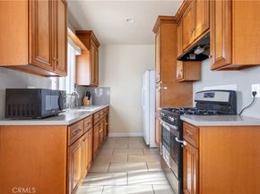 1052 Elm Avenue, Glendale CA 91201