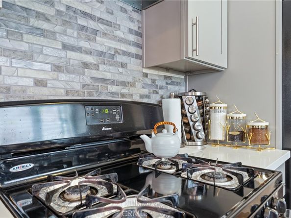 1052 Elm Avenue, Glendale CA 91201