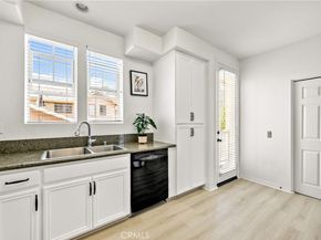 305 W Duarte Road G, Monrovia CA 91016