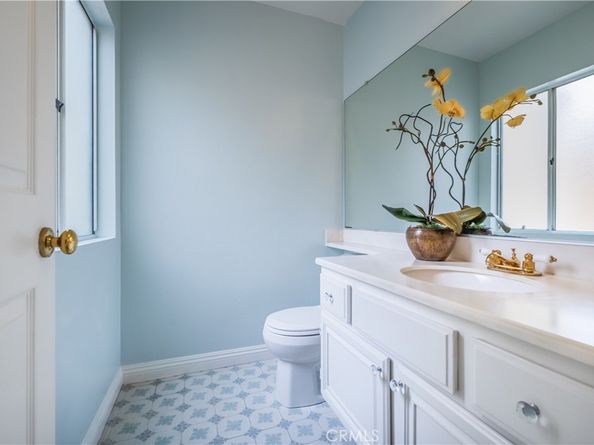 19 Dartmouth, Irvine CA 92612