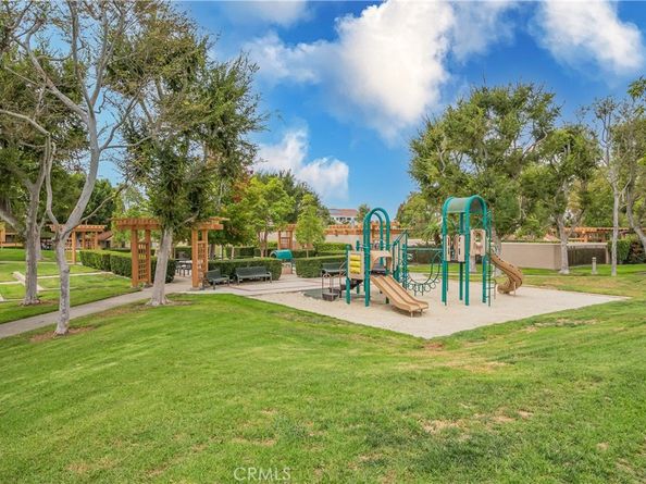 19 Dartmouth, Irvine CA 92612