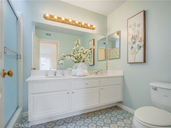 19 Dartmouth, Irvine CA 92612