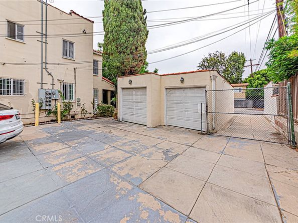 5355 W 8TH Street, Los Angeles CA 90036