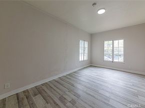 5355 W 8TH Street, Los Angeles CA 90036