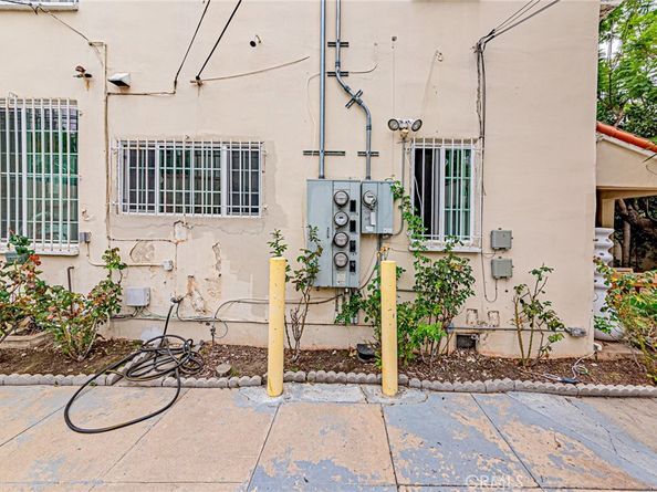 5355 W 8TH Street, Los Angeles CA 90036