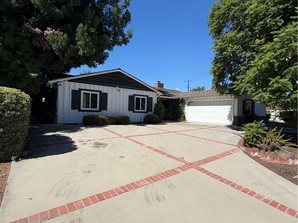 1521 Mural, Claremont CA 91711