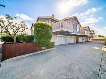 916 W Duarte